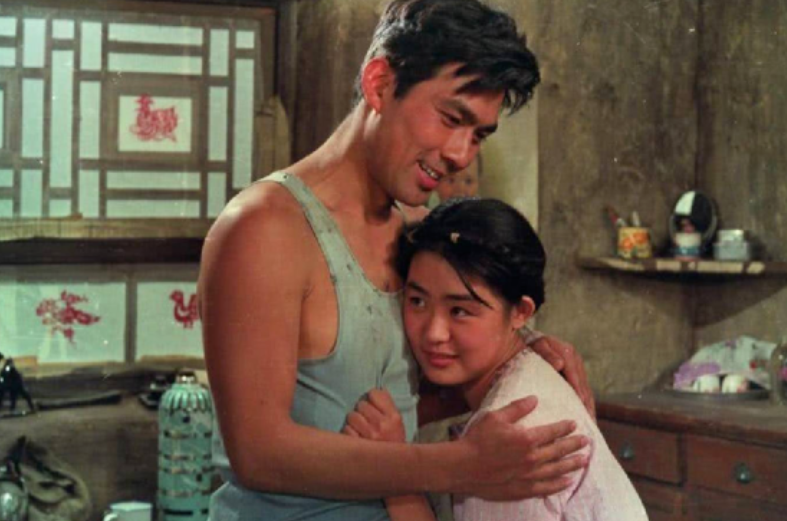 演员丛珊：嫁法国人惨淡离婚，带着儿子再婚嫁导演终获幸福