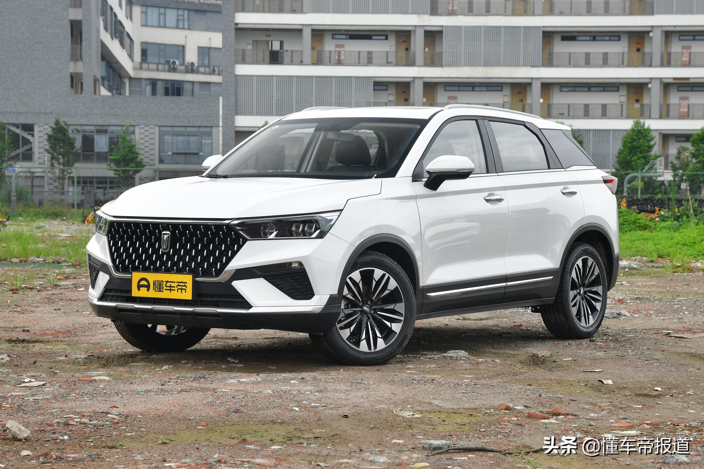新车｜引入轻混和爱信8AT，能否挽回销量？新款奔腾T77最新消息