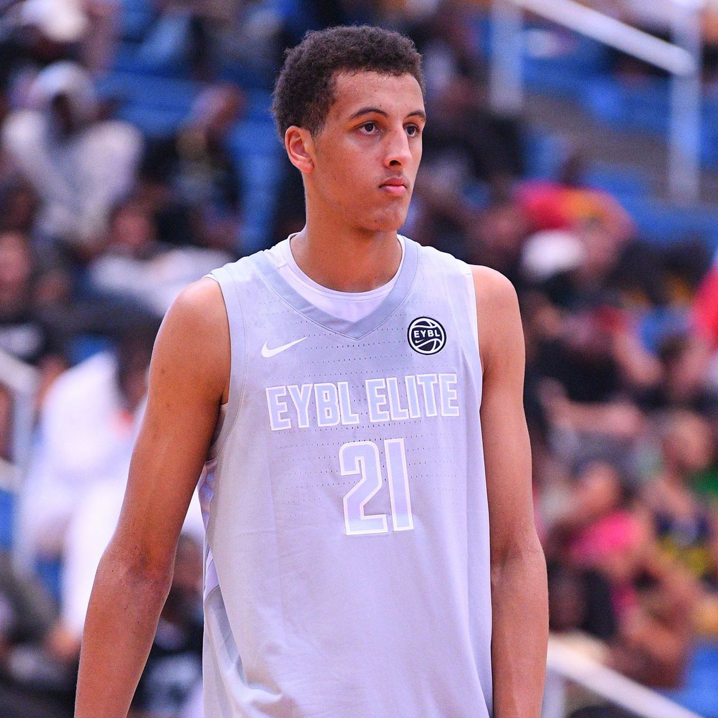 美媒给出的2022前十顺位排名，火箭若获状元恐又迎来升级版周琦？