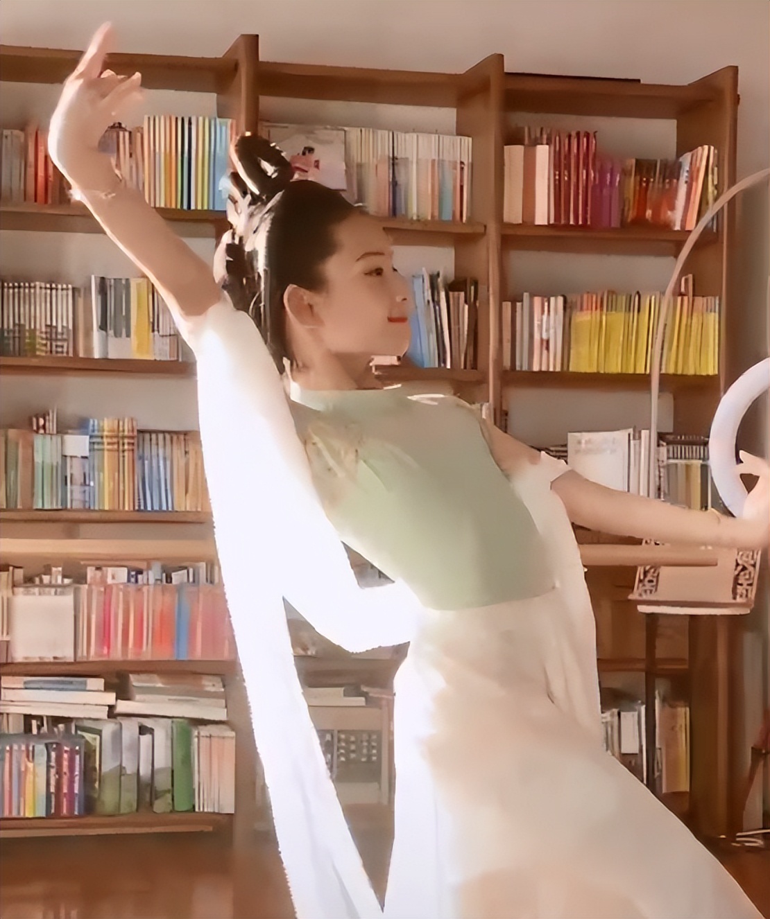 骗你生女儿系列，小学生跳古典舞美出天际，宛如缩小版的刘亦菲