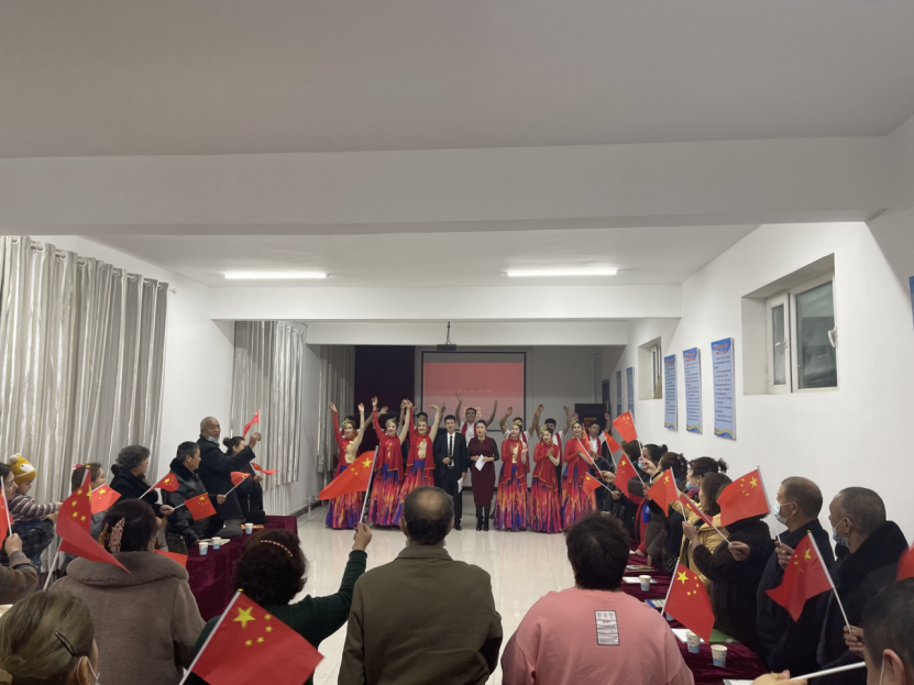 新疆轮台：文艺演出进社区 文化惠民暖人心