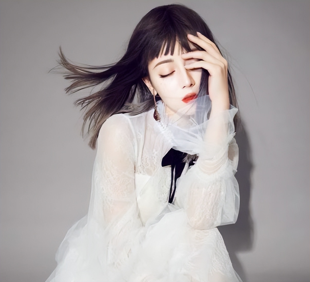 同样是“厚刘海”，把杨紫胡冰卿和杨幂放在一起，差别不止一点