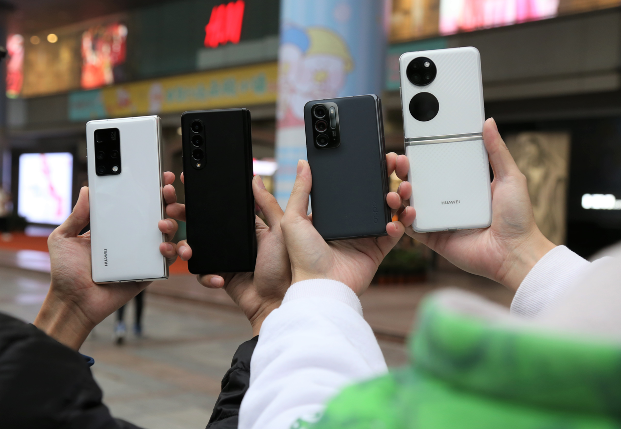 折叠旗舰信号大揭秘，OPPO华为三星谁能更胜一筹？一文了解真相