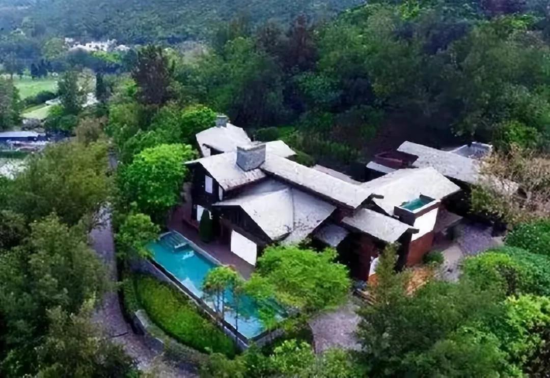 梁洛施：为李泽楷生3子，拿40亿分手费，直言喜欢又肥又矮的男人