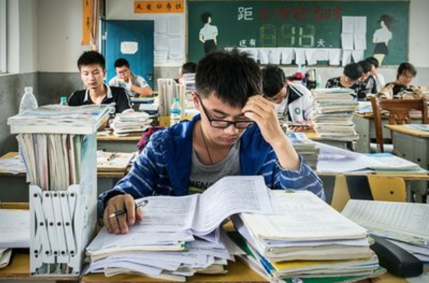 2022恐成高考“最难年”，3个变化要注意，部分学生难考本科