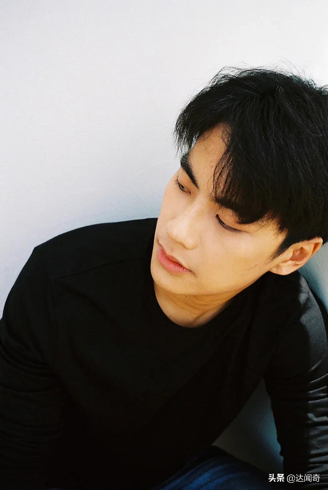 泰国牙套小弟弟长大了，新作品曝光，这位明星帅哥你们还记得吗