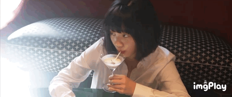 黄磊为女儿进圈铺路？黄多多配音拍戏演话剧，但总是少了点灵气？