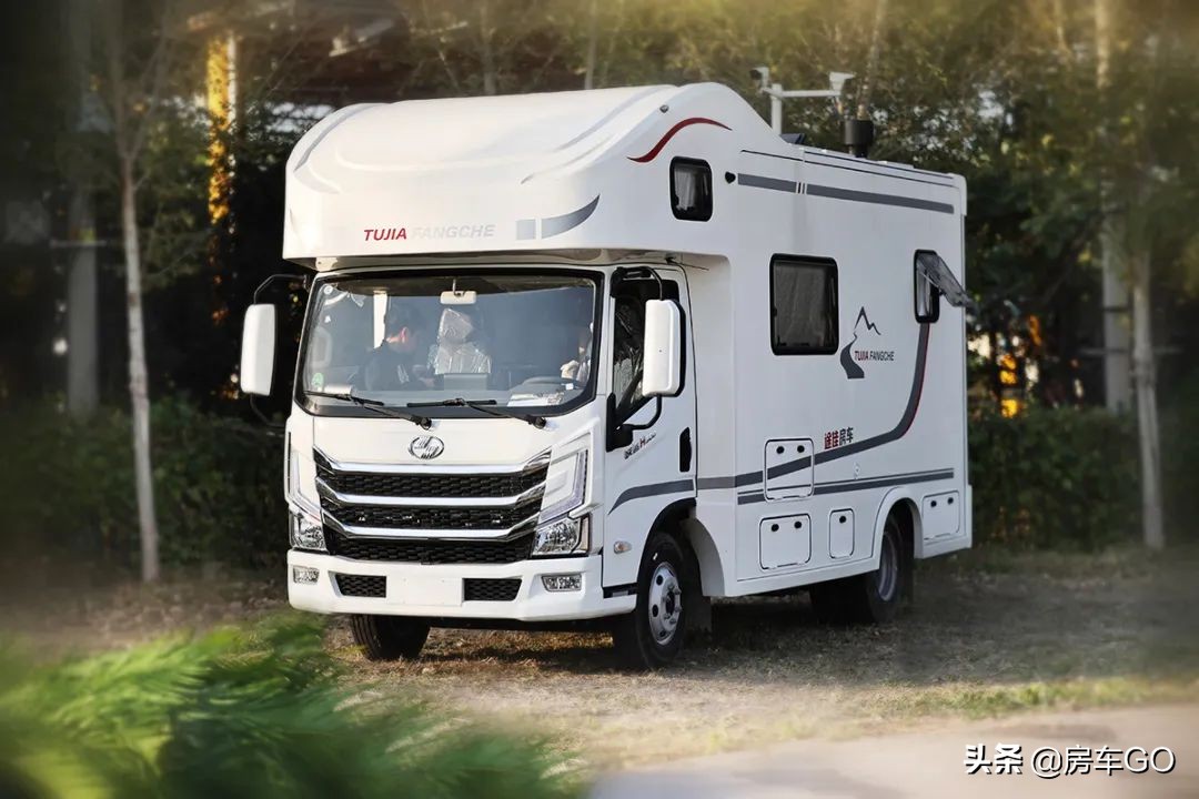本期的主角就是这台来自途佳房车的星空1号,咱就不卖关子了,直接说下