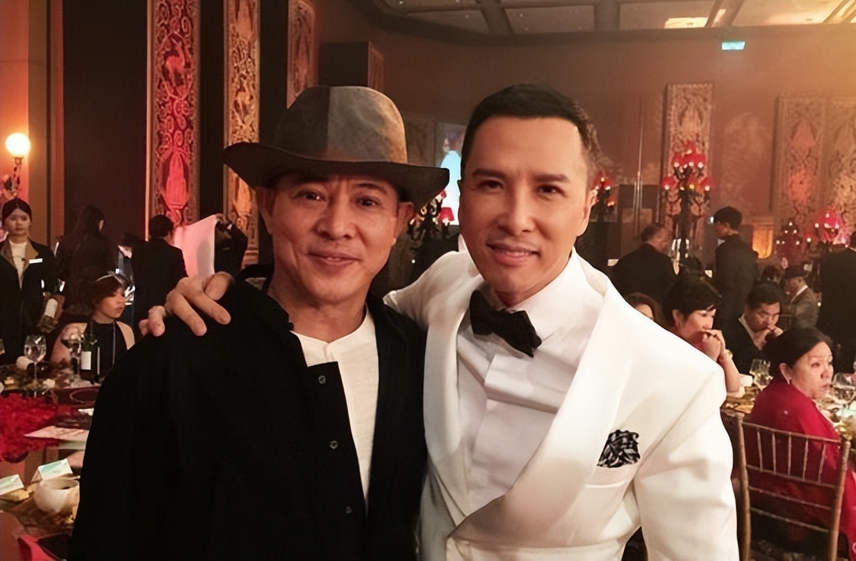 甄子丹对战李连杰，被暴打至鼻梁断裂！李连杰：你永远战胜不了我