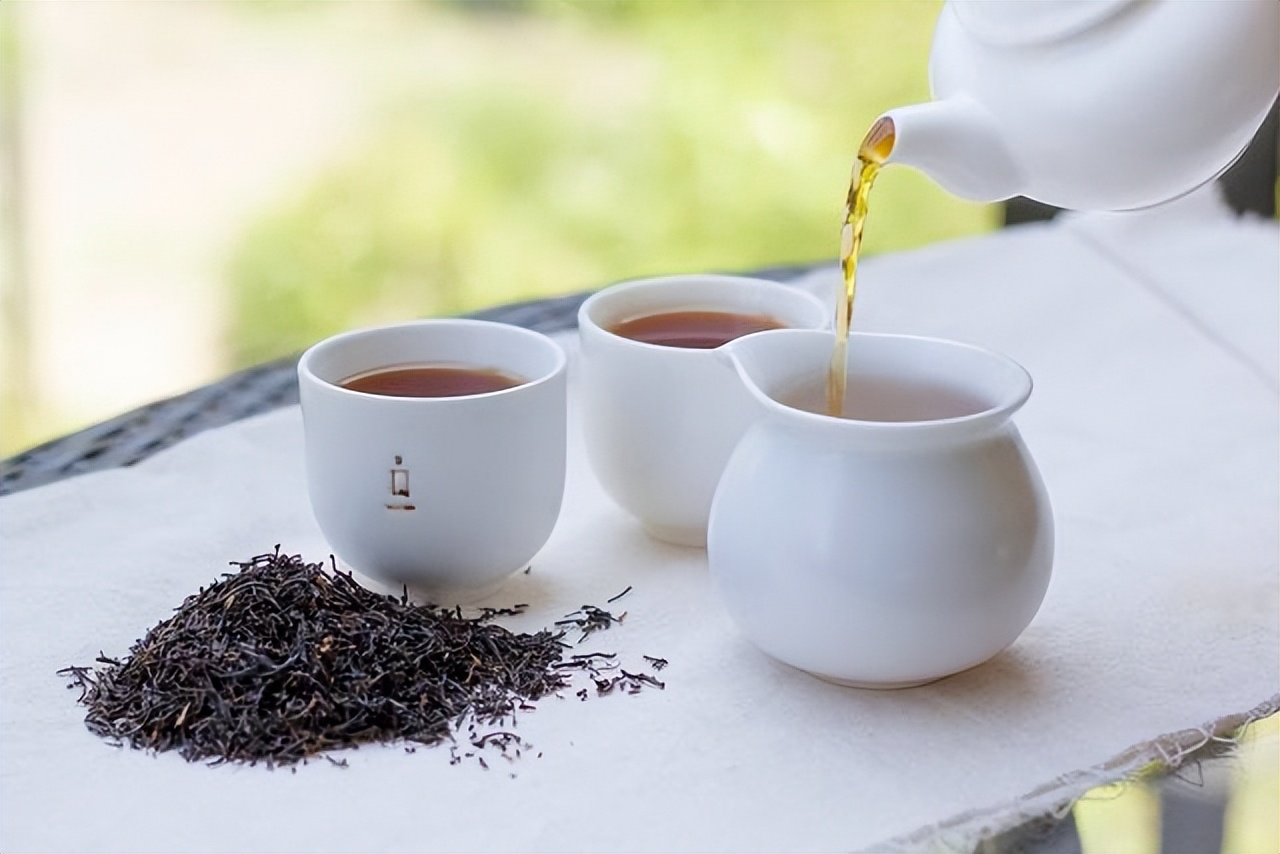 常喝茶對身體健康有影響嗎？ 醫生提醒：這4種茶要少喝