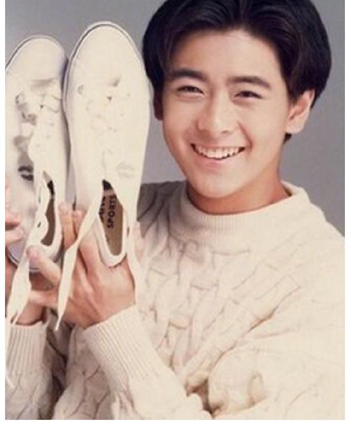 娃娃脸只服这10位明星！有人30岁还能演高中生，个个清纯可人