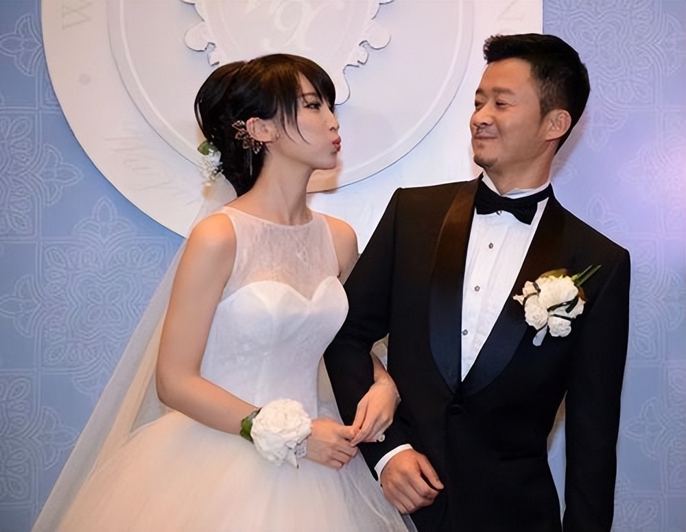 不炒作不乱搞，娱圈最干净的12对夫妻，个个与原配不离不弃
