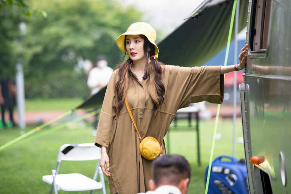 杨幂、丁程鑫参加花儿与少年第四季，旅行开始了