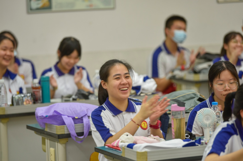 2022第二次八省联考公布成绩，物理和数学成绩惨淡，不尽如人意