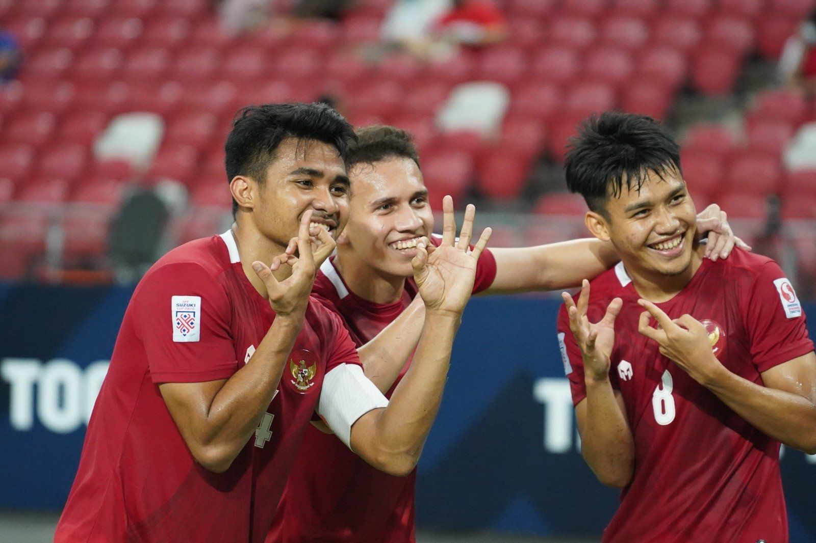 0-2！0-0！国足12强赛对手轰然倒下，无缘卫冕，泰国队挺进决赛