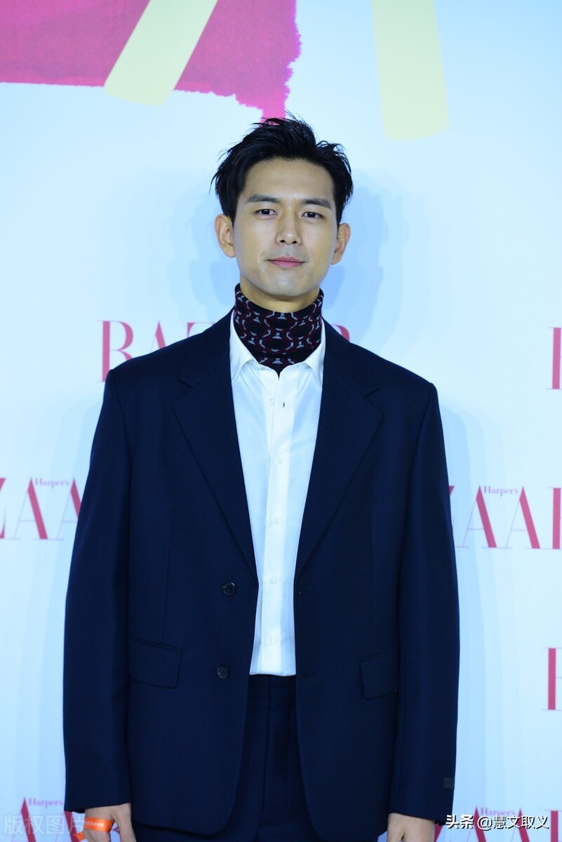 李现军装造型曝光，其新剧《人生若如初见》即将开播