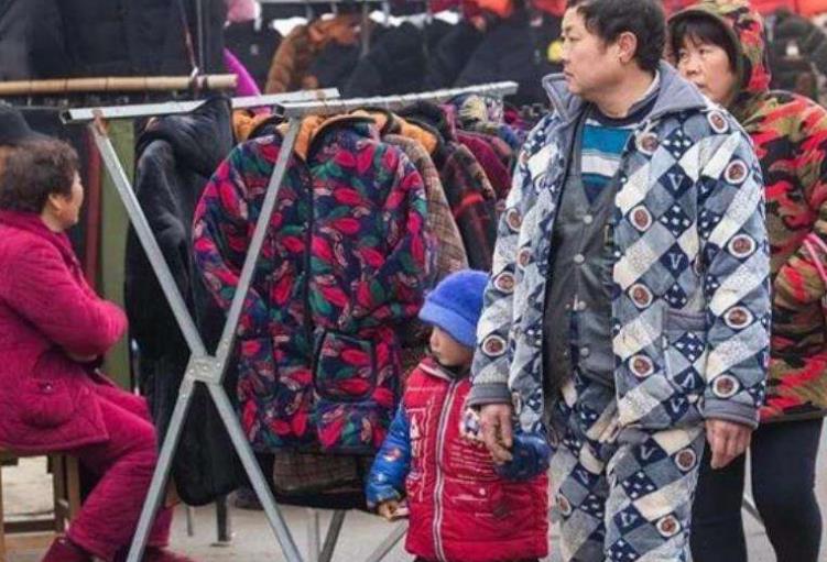春節將至，農村“棉睡衣”每年冬天都特別流行！為什么？
