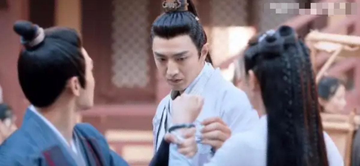 “古装男神”出场别尬演！有人自带BGM，有人一眼万年直接封神