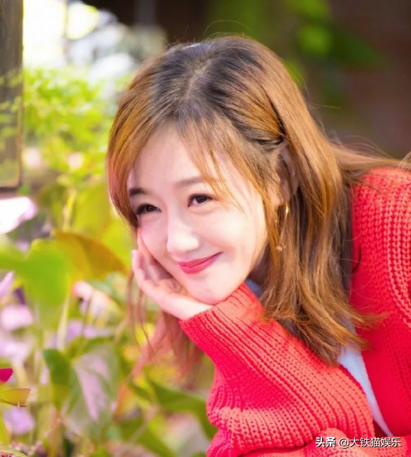 这8位女星"笑眼"太美!笑起来弯弯像月牙,灵气逼人,甜如初恋