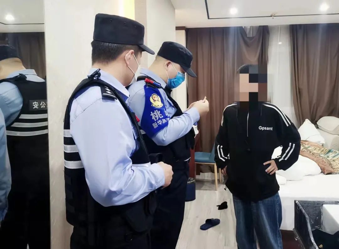 不同的肩章 同样的担当——桃城公安新华路派出所优秀辅警吴云岭