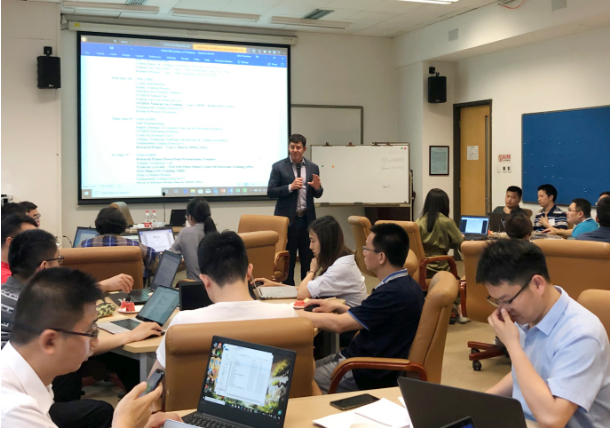 北大韦东奕坦言，自己讲得不太好中期还有退课的，还谦虚总结原因