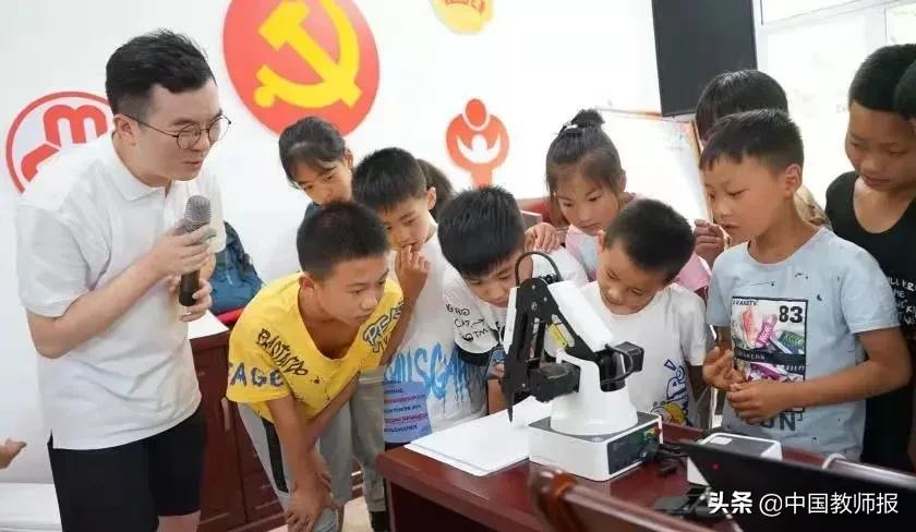 把青春华章写在祖国大地上——高校暑期社会实践成果彰显青春奋斗的力量
