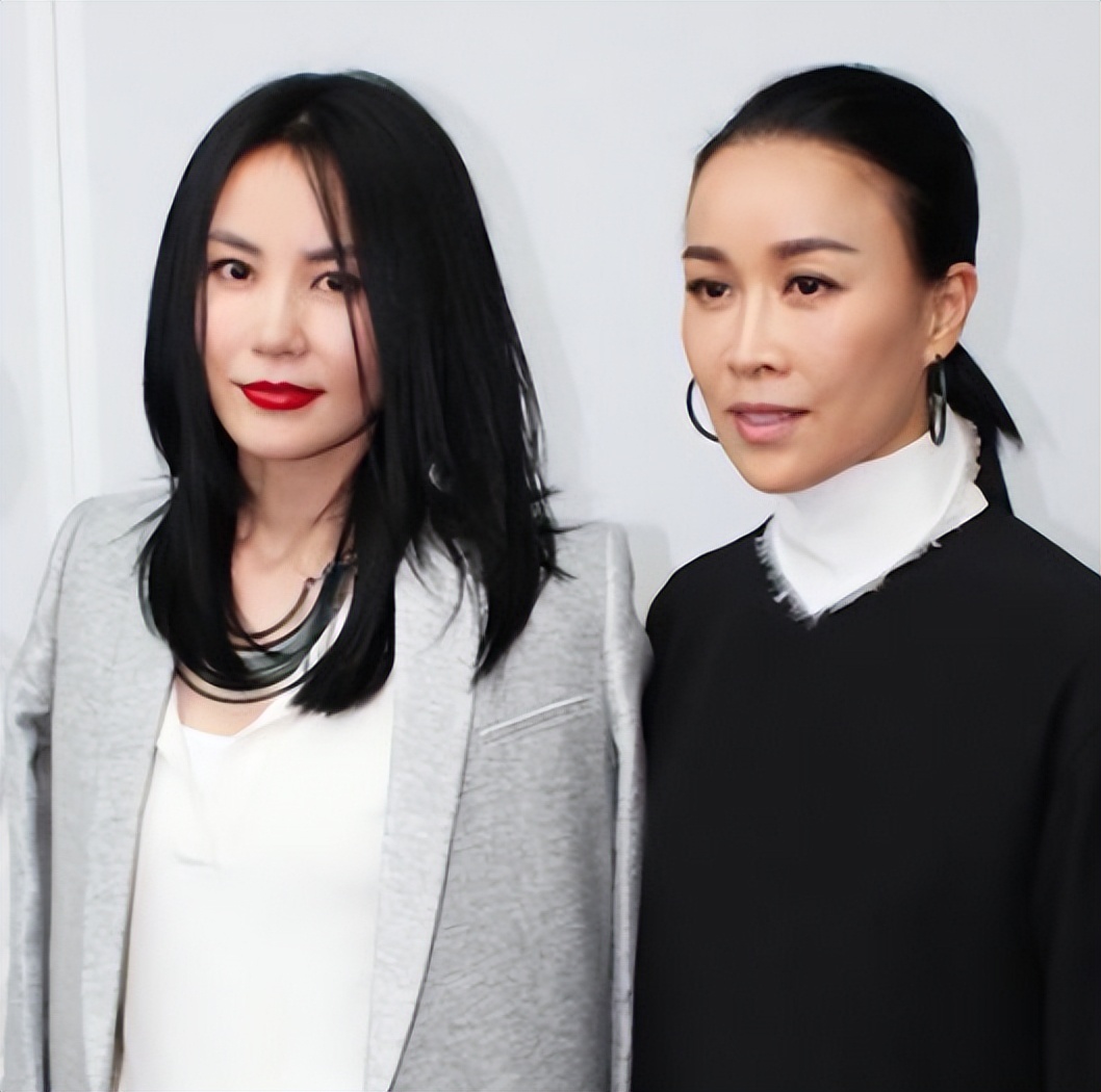 撞脸能有多尴尬！相似的脸却一个帅气一个“土气”，实在离谱