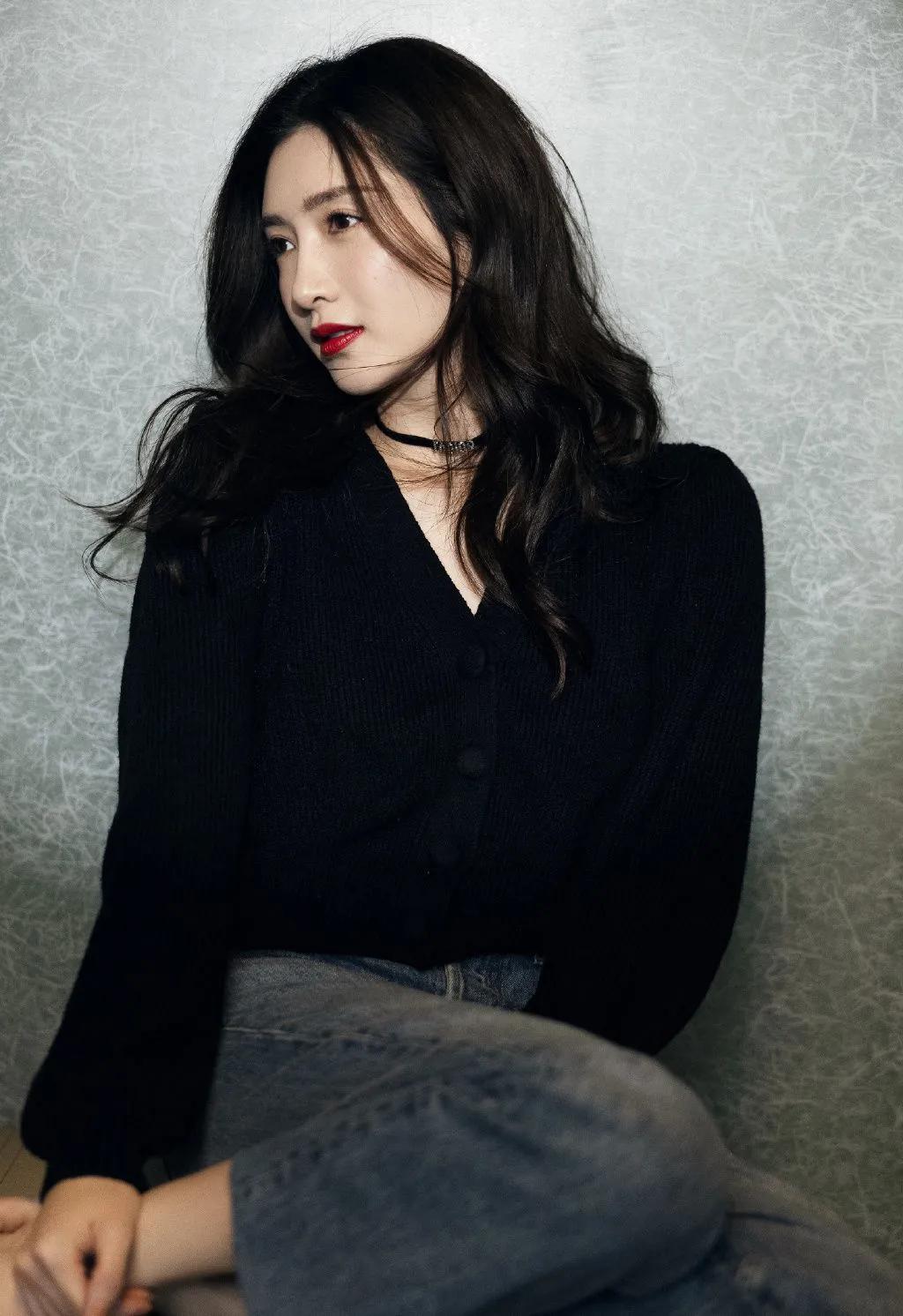 江疏影，成熟女性，知性优美