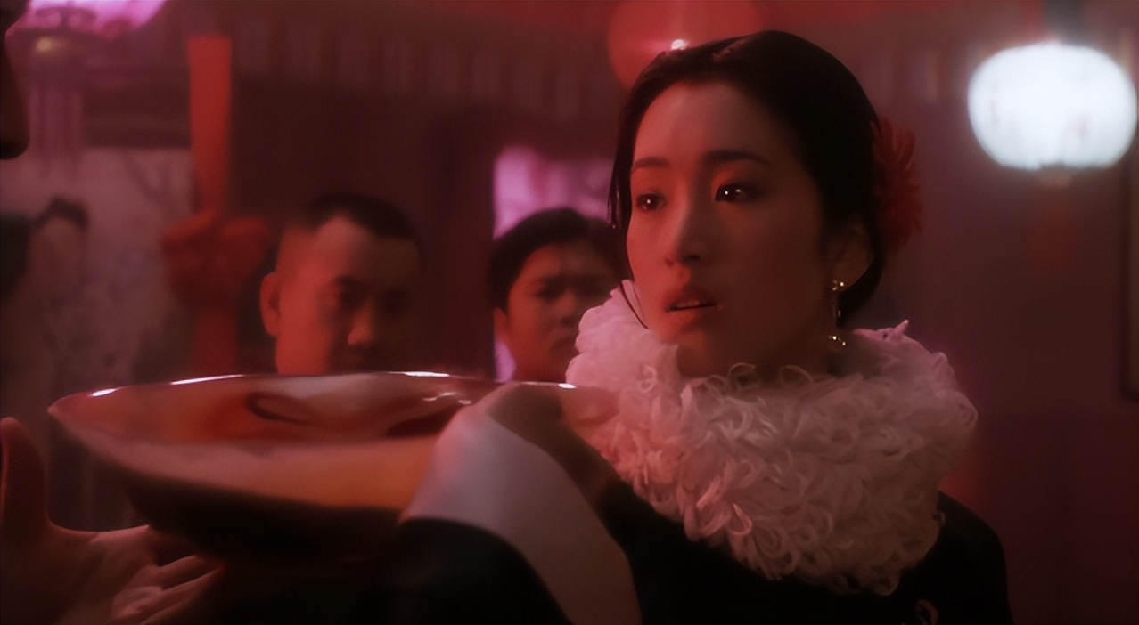 给“农村女人演得最好的8位演员”排个名，闫妮第7，巩俐仅第3