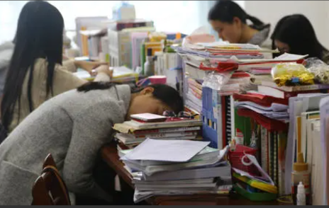 2022年考研激烈，一所985名校遇“滑铁卢”，报名人数减少近6000