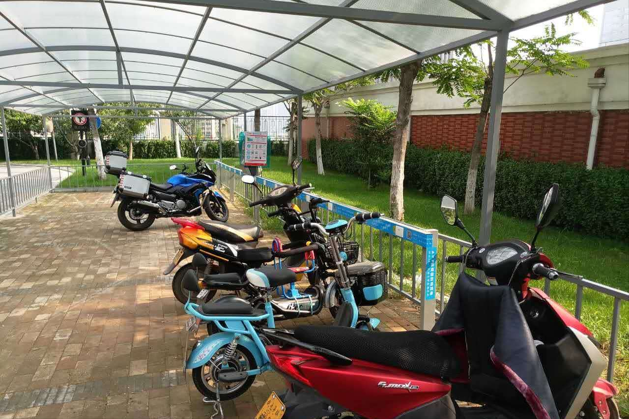 夏天如何提高電動(dòng)車的電池壽命，三點(diǎn)充電方式要記牢，別再充錯(cuò)了