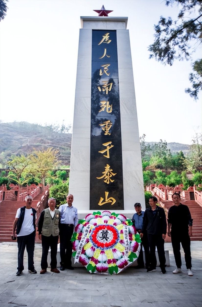 祭扫 正值人间四月天 文/王昌尧 摄影/王昌尧 吕林