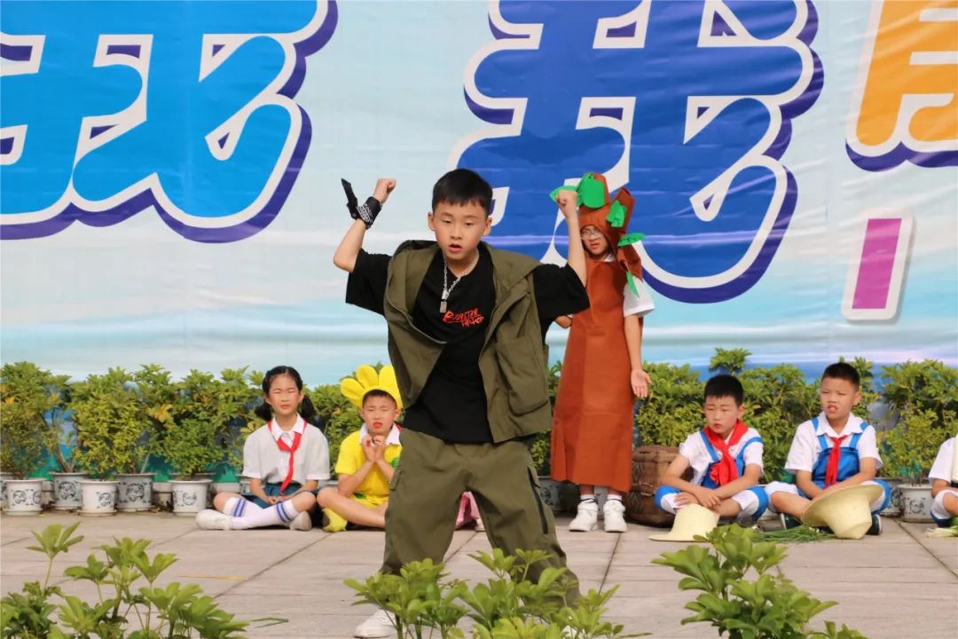 不负耕耘 拥抱收获｜记实小外国语学校满天星中队升旗仪式班级展示