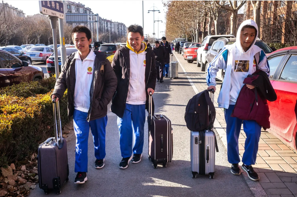 2022年高考已结束，班主任分享了经验，高中生到底该走读还是住宿