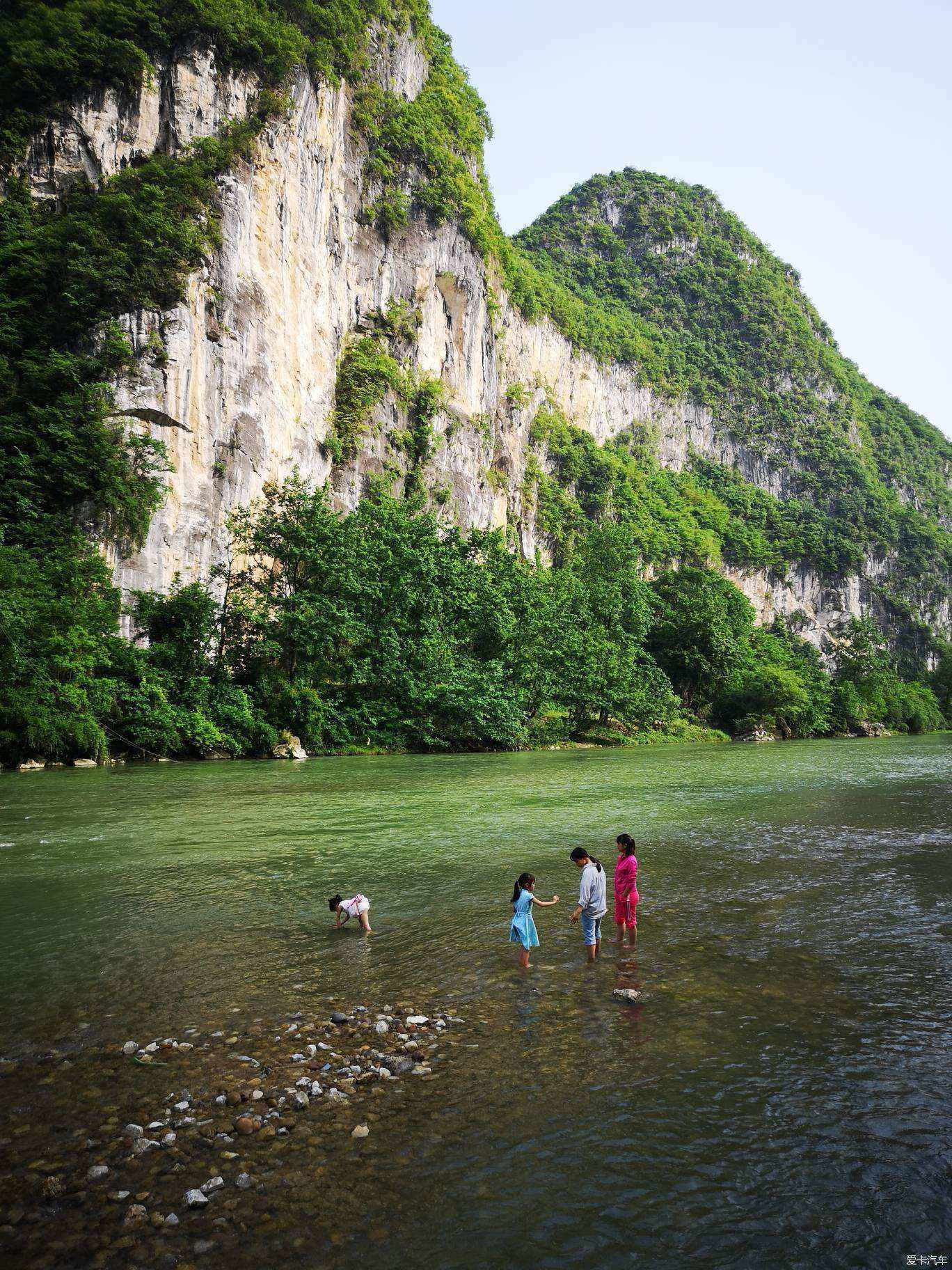 隐私部位也能寄生！女人宫颈口被水蛭寄生，医生：从隐私部位进入