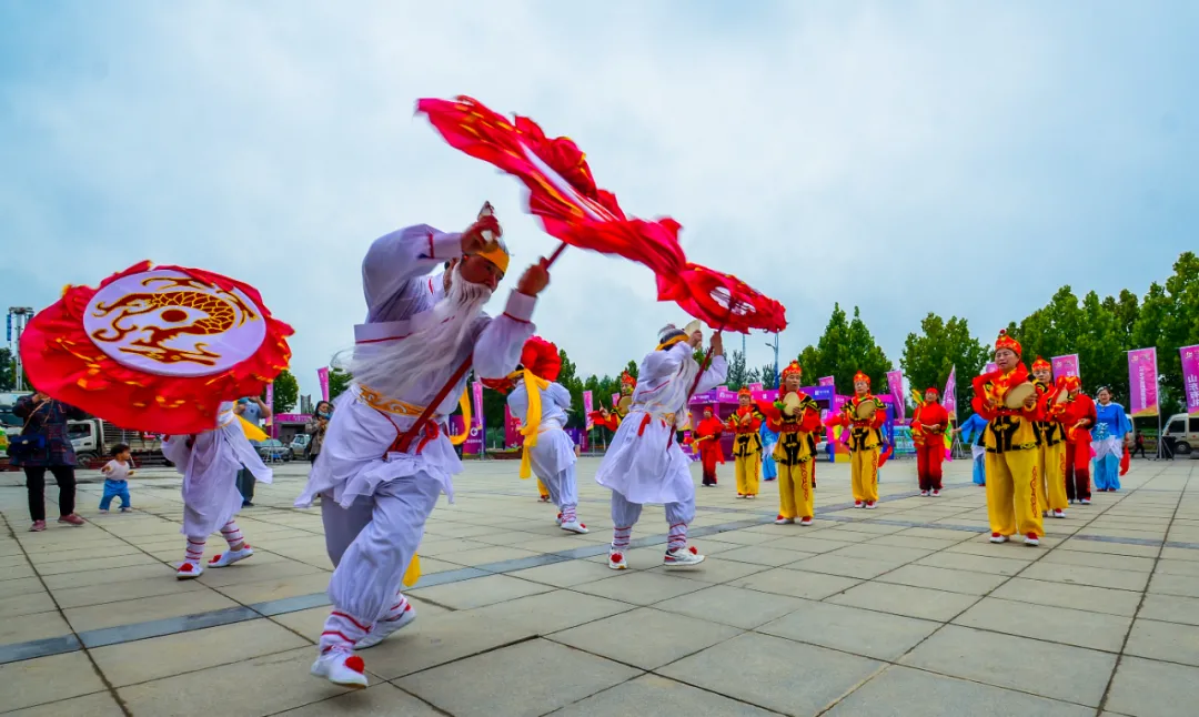 超值过年攻略等你领取！线下+线上，超多活动，这个假期，快乐翻倍！