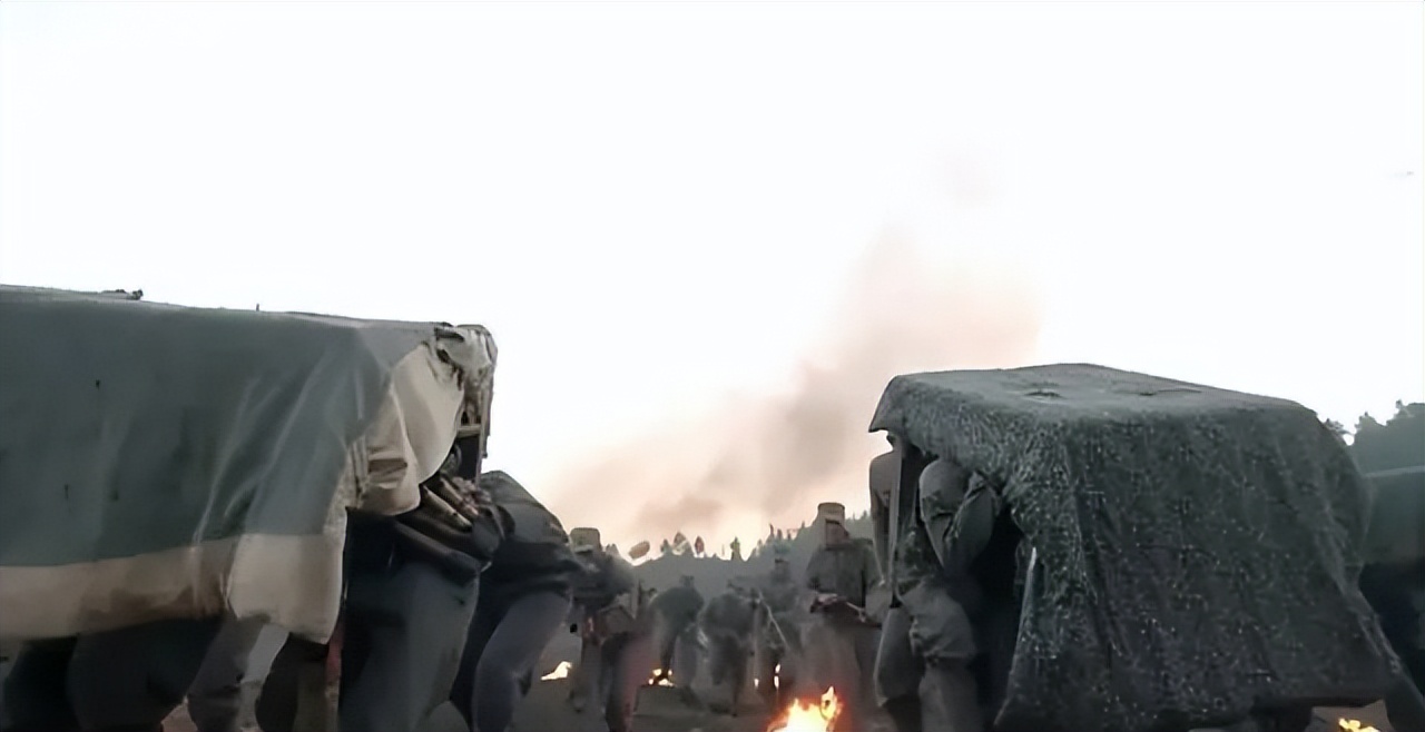 《小兵张嘎》里湿棉被挡子弹，是真是假？真枪实弹做个试验看结果