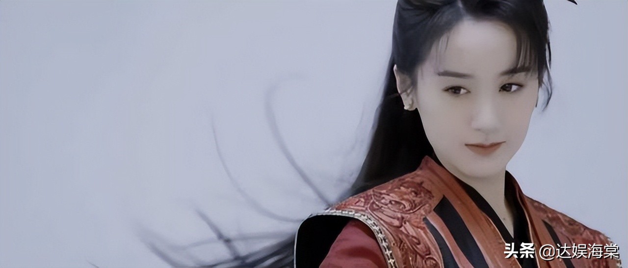 47岁钟汉良演偶像剧，30出头的女星却只能演妈，为何差距这么大？