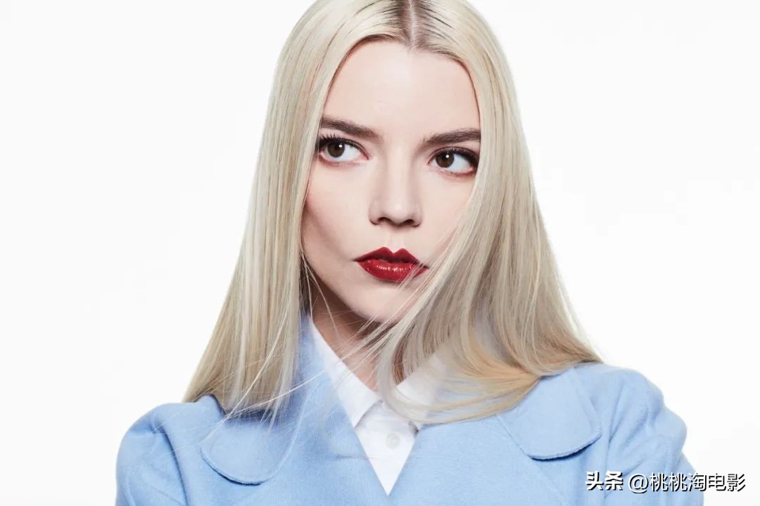 安雅·泰勒-乔伊澳版《VOGUE》封面大片，气质特别的精灵公主