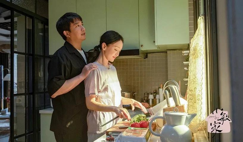 小敏家:小敏优雅淡定的中年形象背后 有着一颗需要被呵护的心