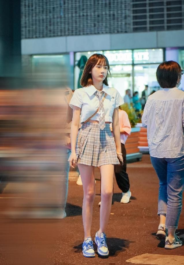 国内挺流行日系学院风的，清爽甜美的搭配，看着好有少女感
