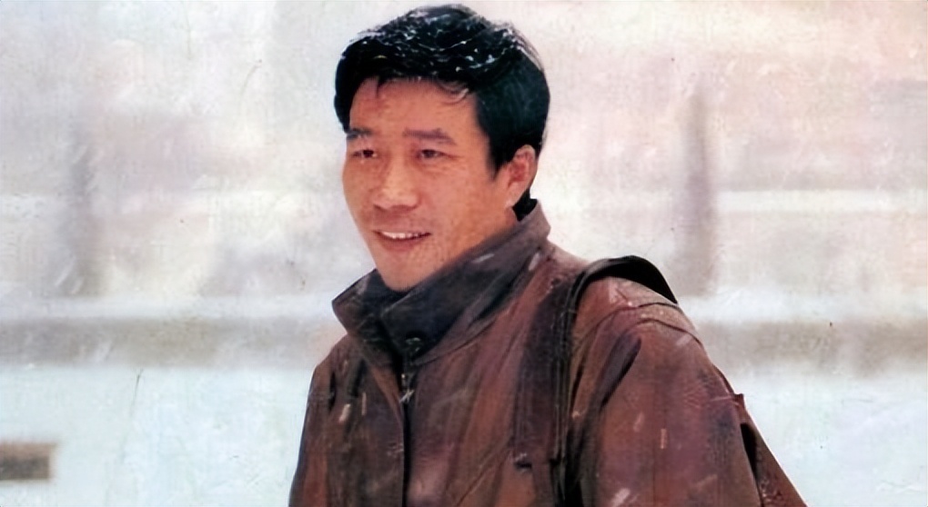 不仅名气大，军衔也高到吓人！这12个明星，个个一身正气堪称清流