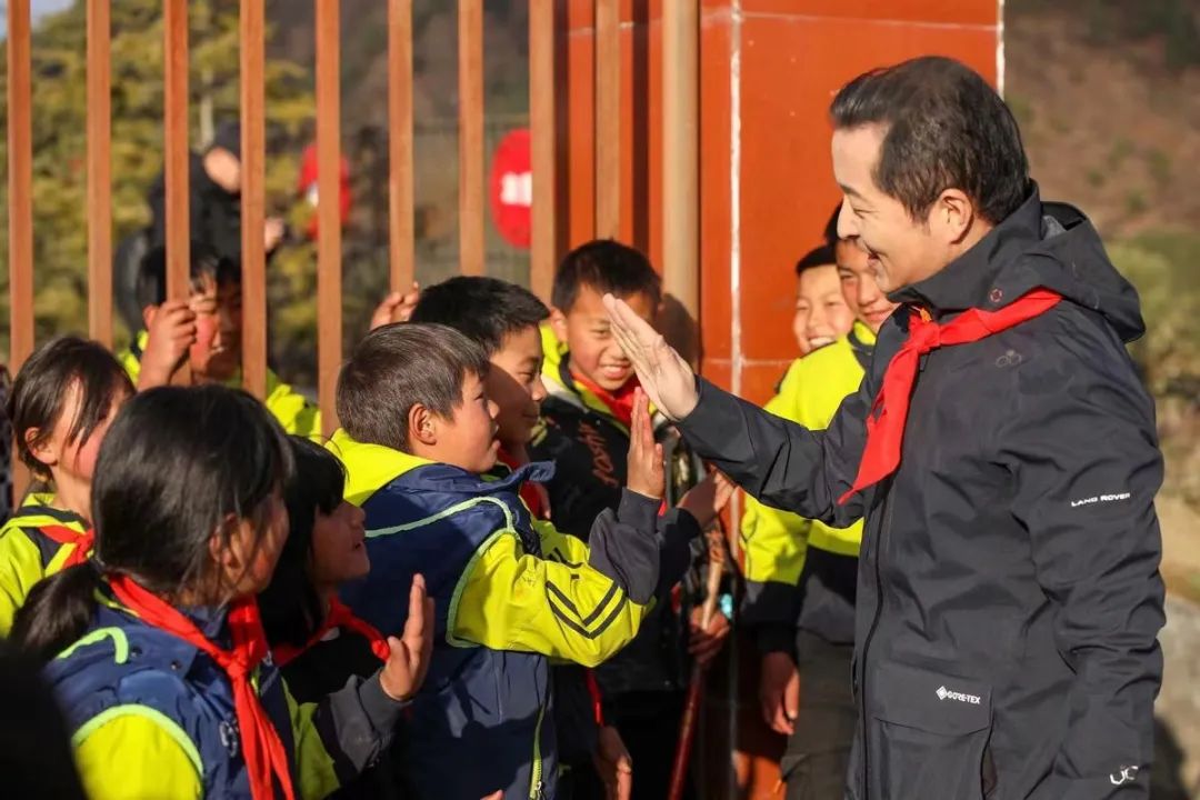 在捷豹路虎的爱心字典里，“胜为典范”有何深意？