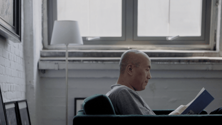 自称“野路子”出身，他却拍出口碑异常火爆的神片