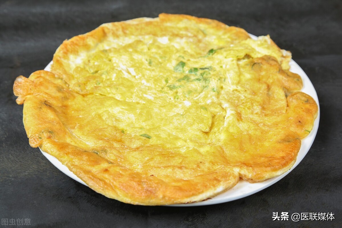 吃鸡蛋到底是伤肝，还是养肝？一天吃几个鸡蛋比较好？