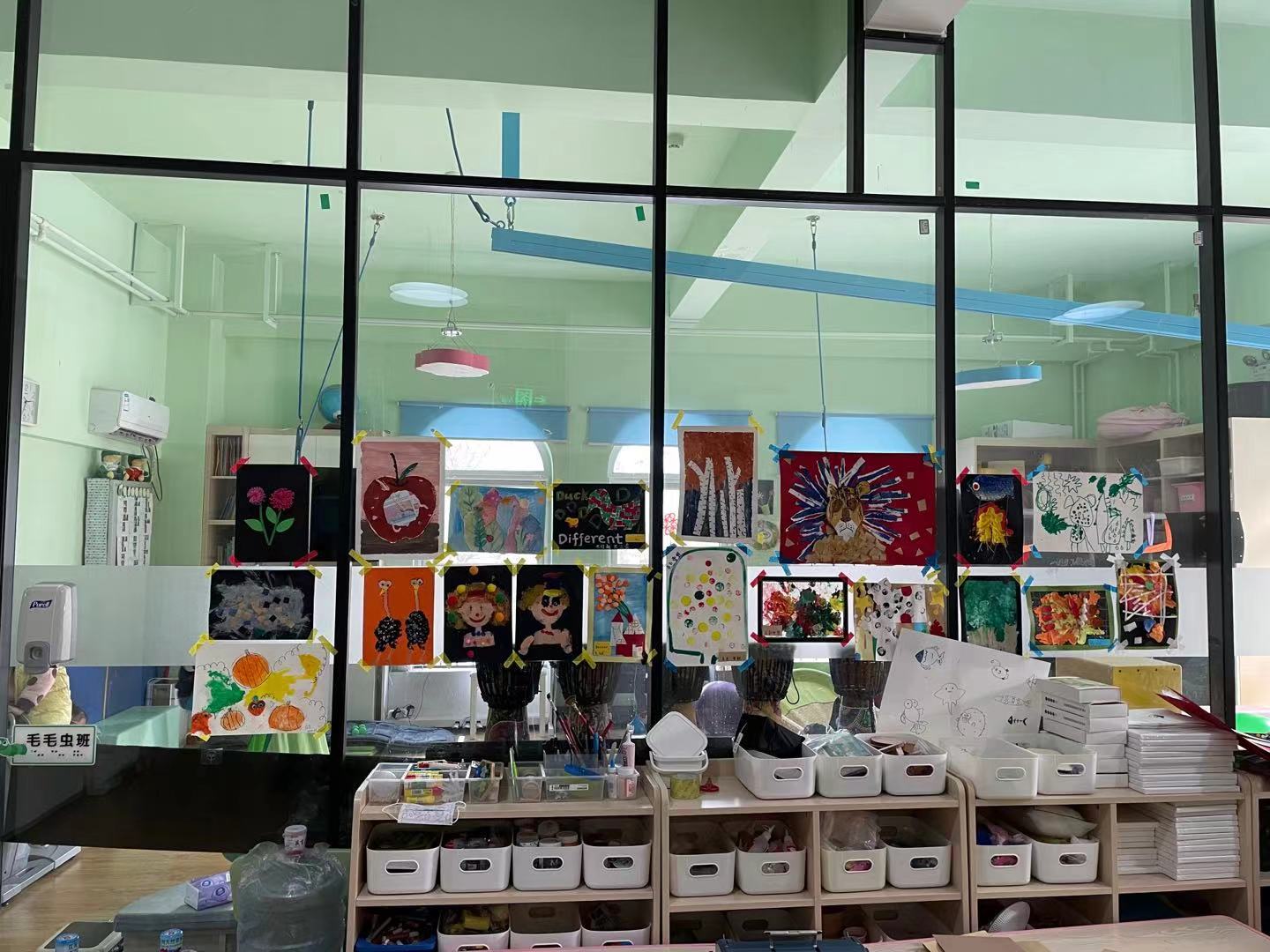 一位盲童指导老师的十六年：捡过刚满月的弃婴，培训盲人工作，也见证外国家庭收养故事