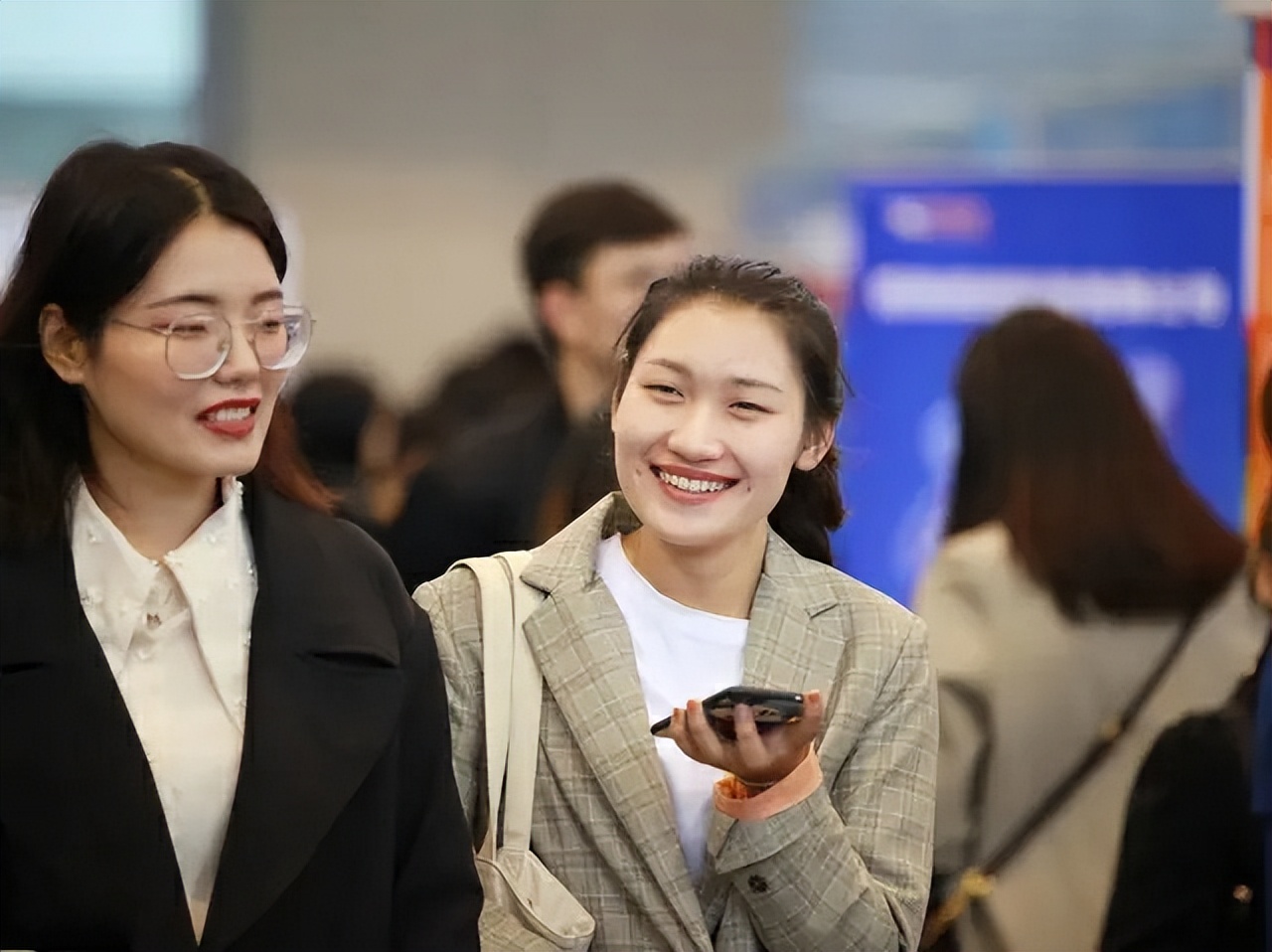 上海又放“大招”，这些高校学生能直接落户，还能吸引人才吗？