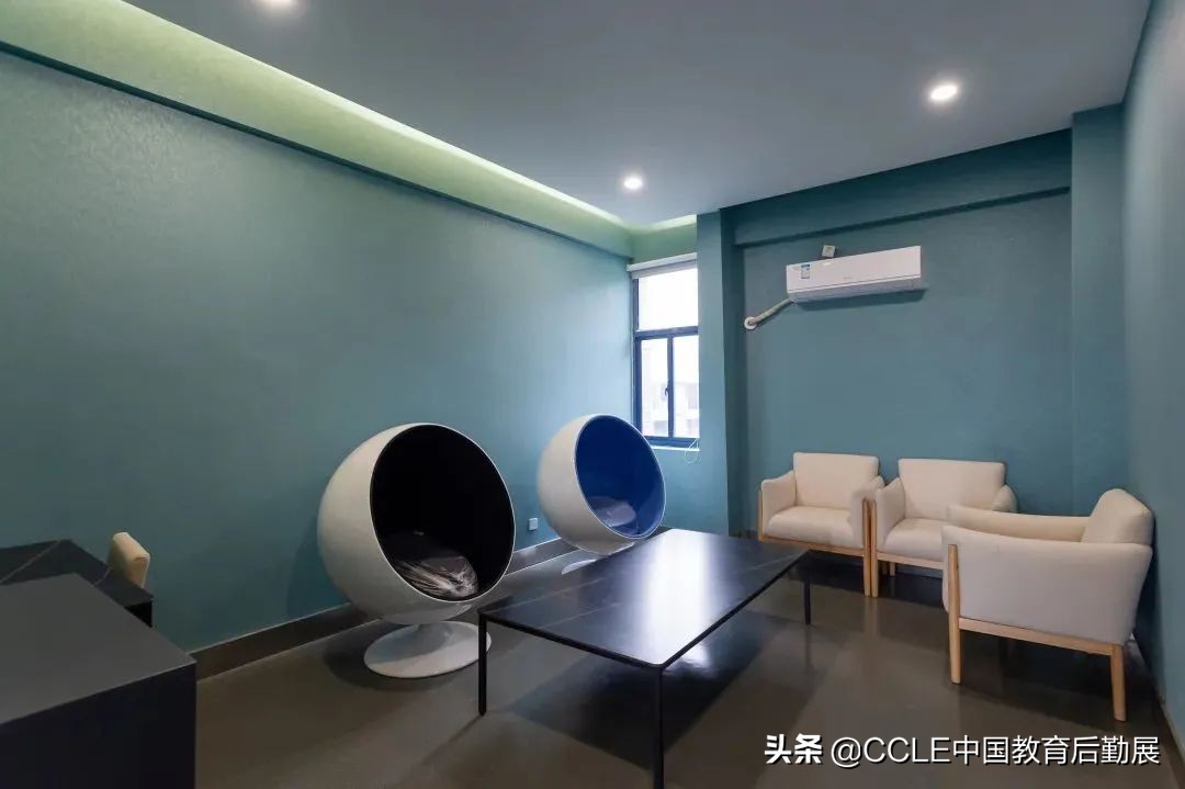 智慧教室长啥样？一起来看这个高科技打造的“网红教室”