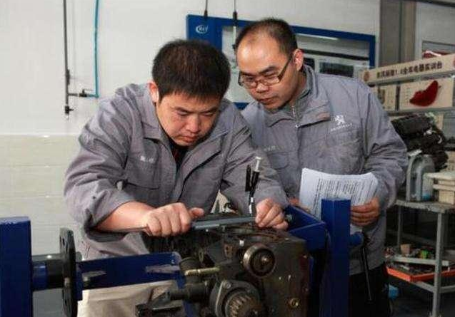 10年前，主动从北大退学转读技校的高考学霸周浩，如今怎样了？