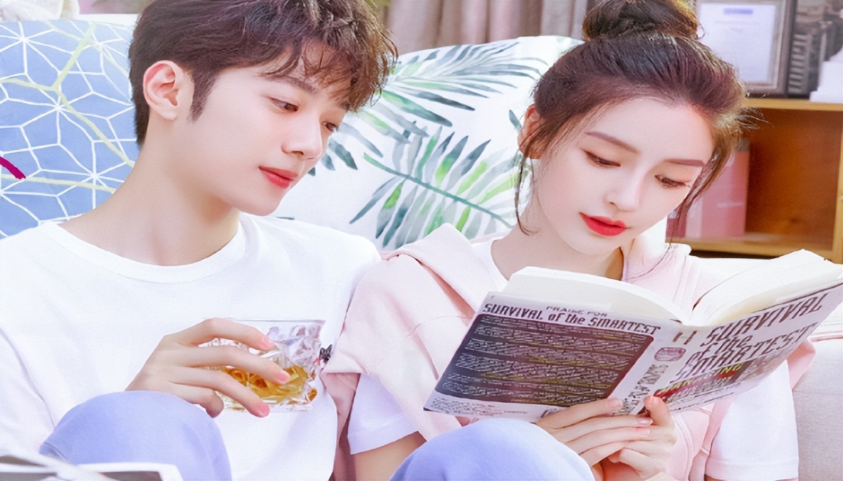 Angelababy十年容貌对比上热搜,整容争议不攻自破,33岁美貌依旧